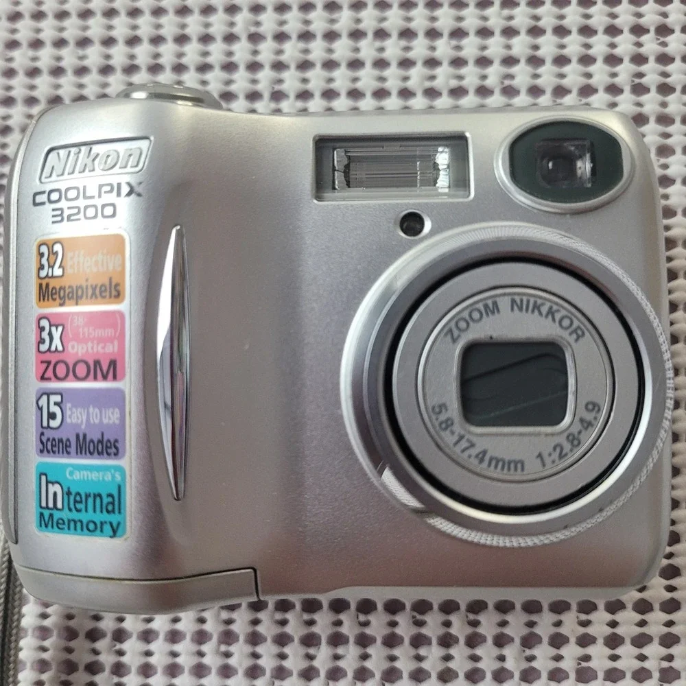 Nikon COOLPIX 3200 Digital Camera 3.2MP 3x Optical Zoom Silver With Lowepro Case